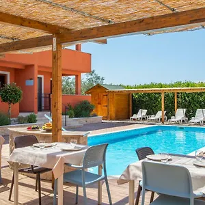 Natura Hotel Vilanija